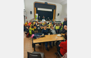 retour avec collation à la Salle des Fêtes prêtée gracieusement par la Mairie de Sathonay-camp